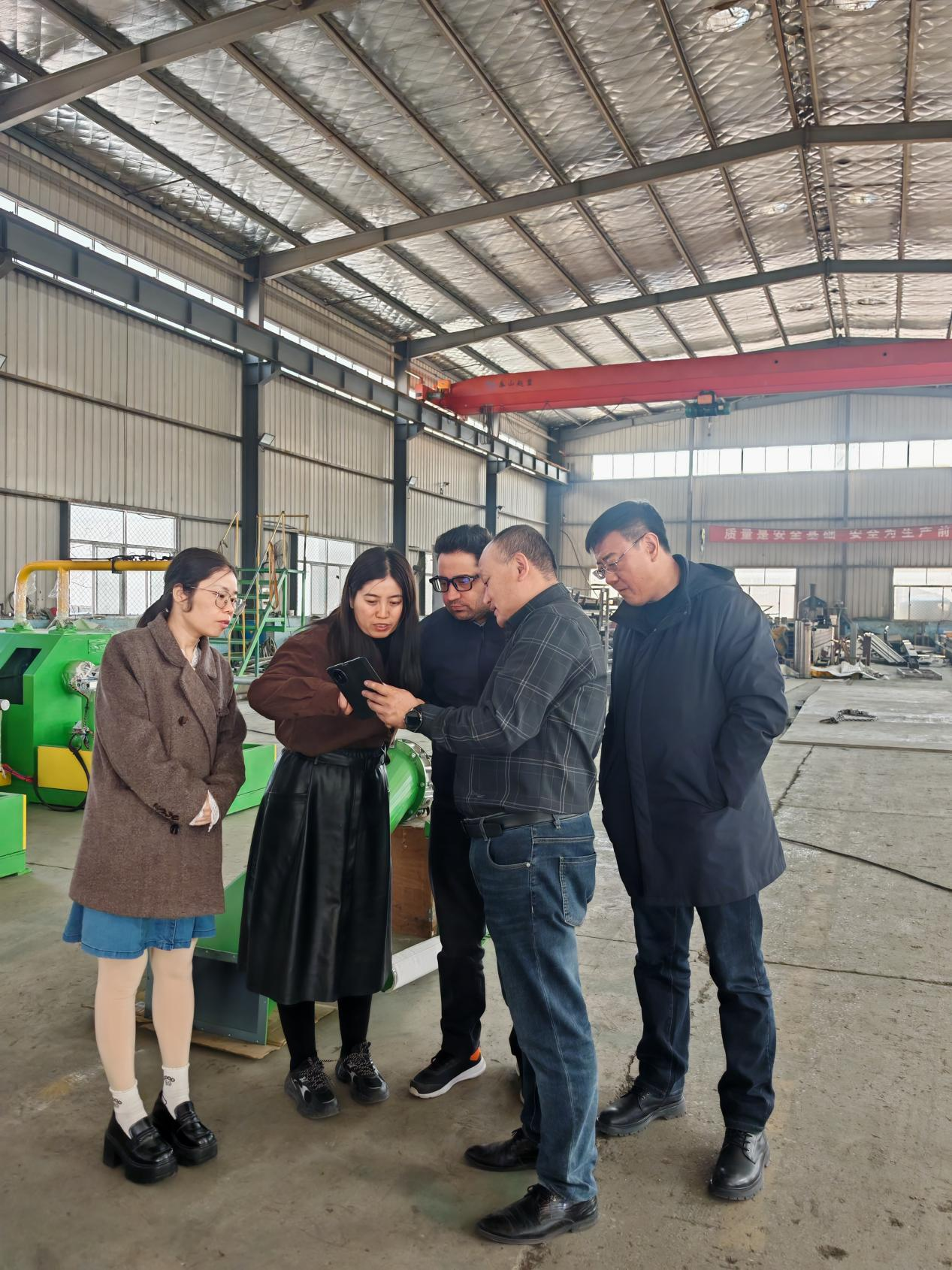 Lastik Makine Endüstrisinde Görkemli Bir Gelecek Yaratmak İçin El Ele Birleştirin - Hintli Ortaklarımız ve Tüm Sektörlerden Arkadaşlarımız
